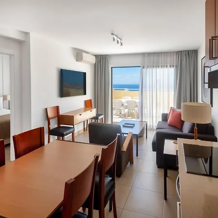 Ξενοδοχείο με διαμερίσματα Ramada Residences By Wyndham Costa Adeje (Tenerife)